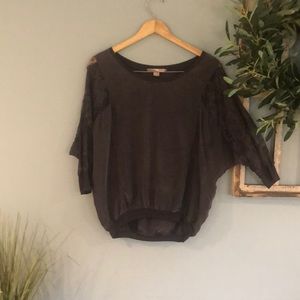 Woman’s forever 21 size M lace sleeve shirt